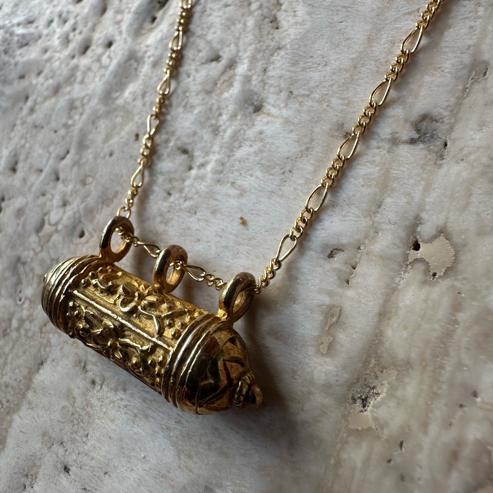 Gold Plated Artisan Keepsake Pendant and 18k Gold Filled 20” Chain - Picture 5 of 12